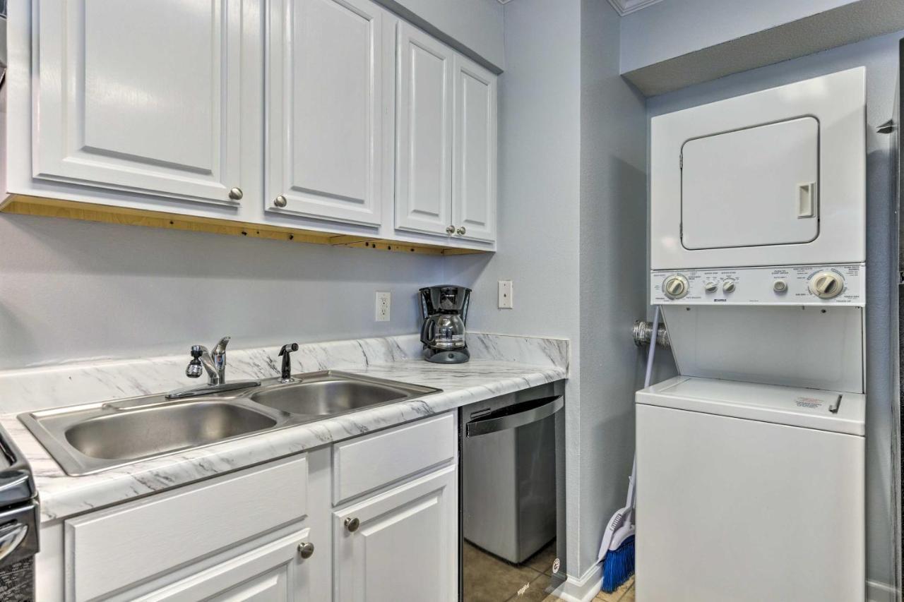 Downtown Gulf Shores Condo - 1 Block To Beach! Екстериор снимка